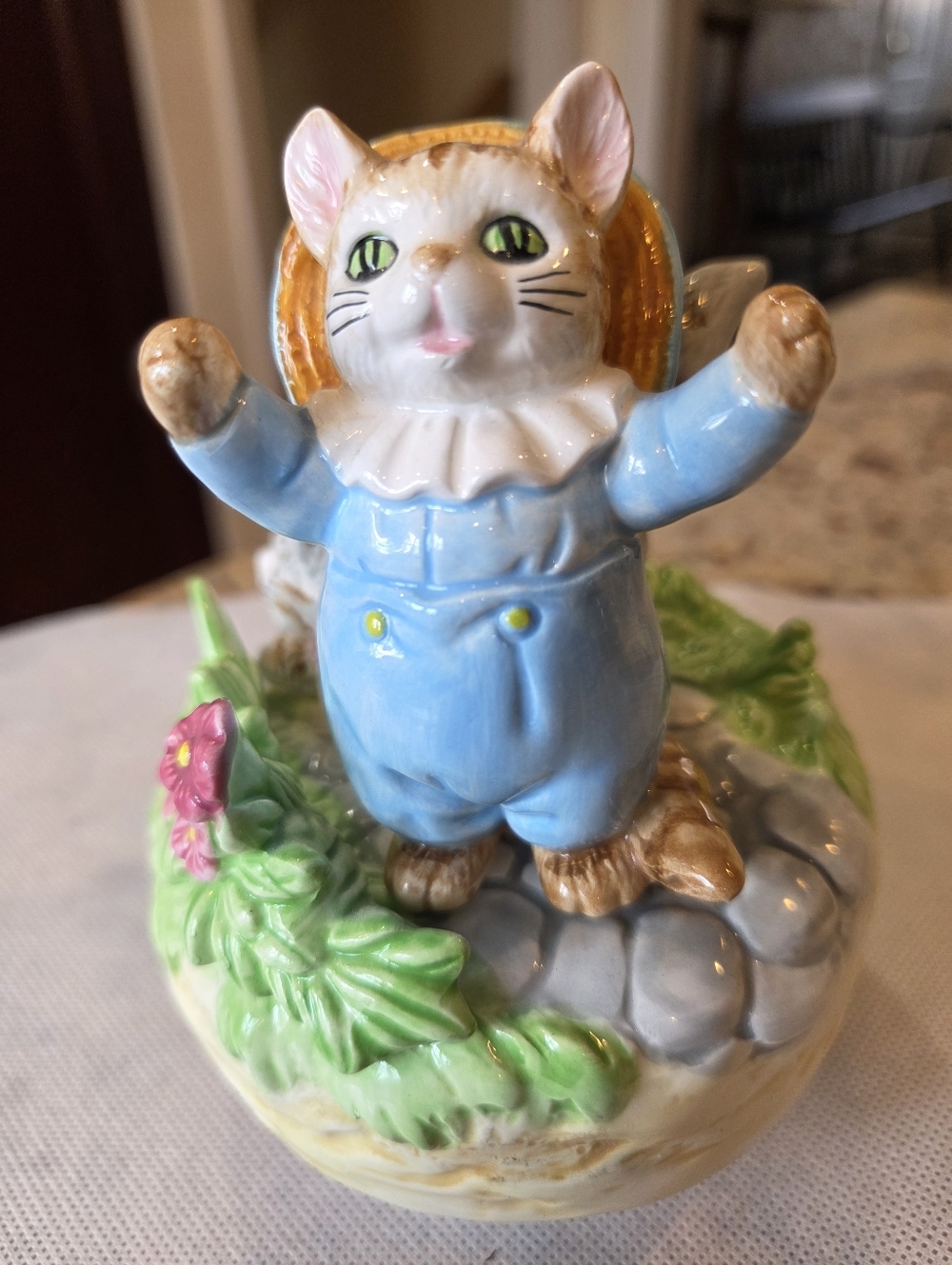 Beatrix Potter Tom Kitten and Mittens Musical Figurine Vintage